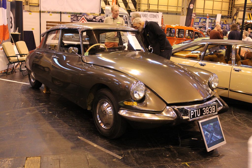 Citroen-DS19-PTU-383-B-150x150