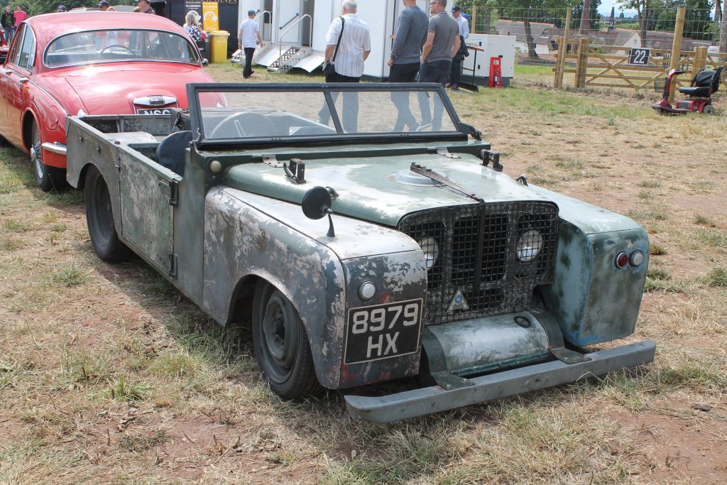 Low Rider Range Rover Land Rover Series 2 Lowrider (8979 HX) - 2 - My Classic Cars