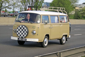 Volkswagen T2 Camper Van – JWR 48 V (Copyright ERF Mania)