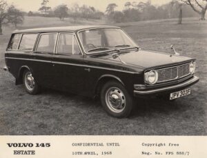 Volvo 145 Estate Press Photo – JPV 303 F